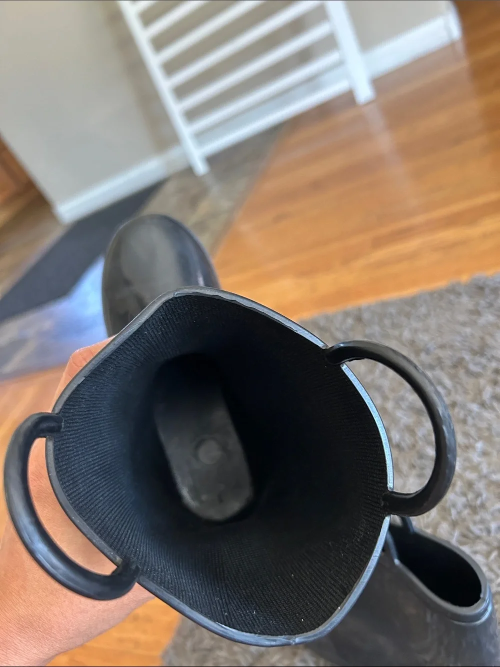 Kids Unisex Black Rain Boots with Easy Pull Handles Size 1